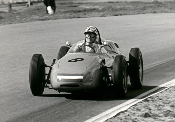 Carel Godin de Beaufort in actie in de Porsche 718/2