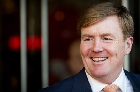 Koning onthult gerestaureerde Glazen Koets