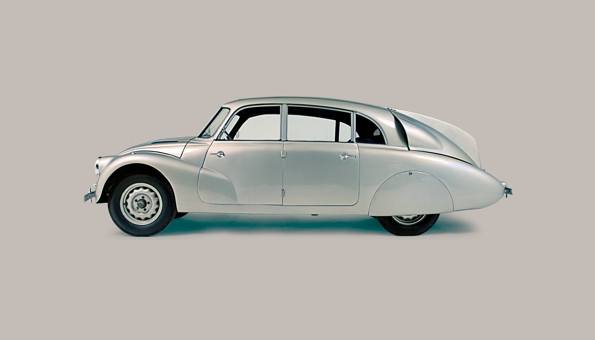 Bekijk Tatra 87 in het Louwman Museum