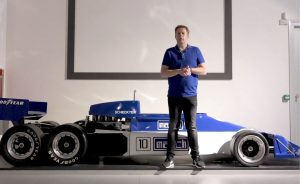 Formule 1 auto met 6 wielen